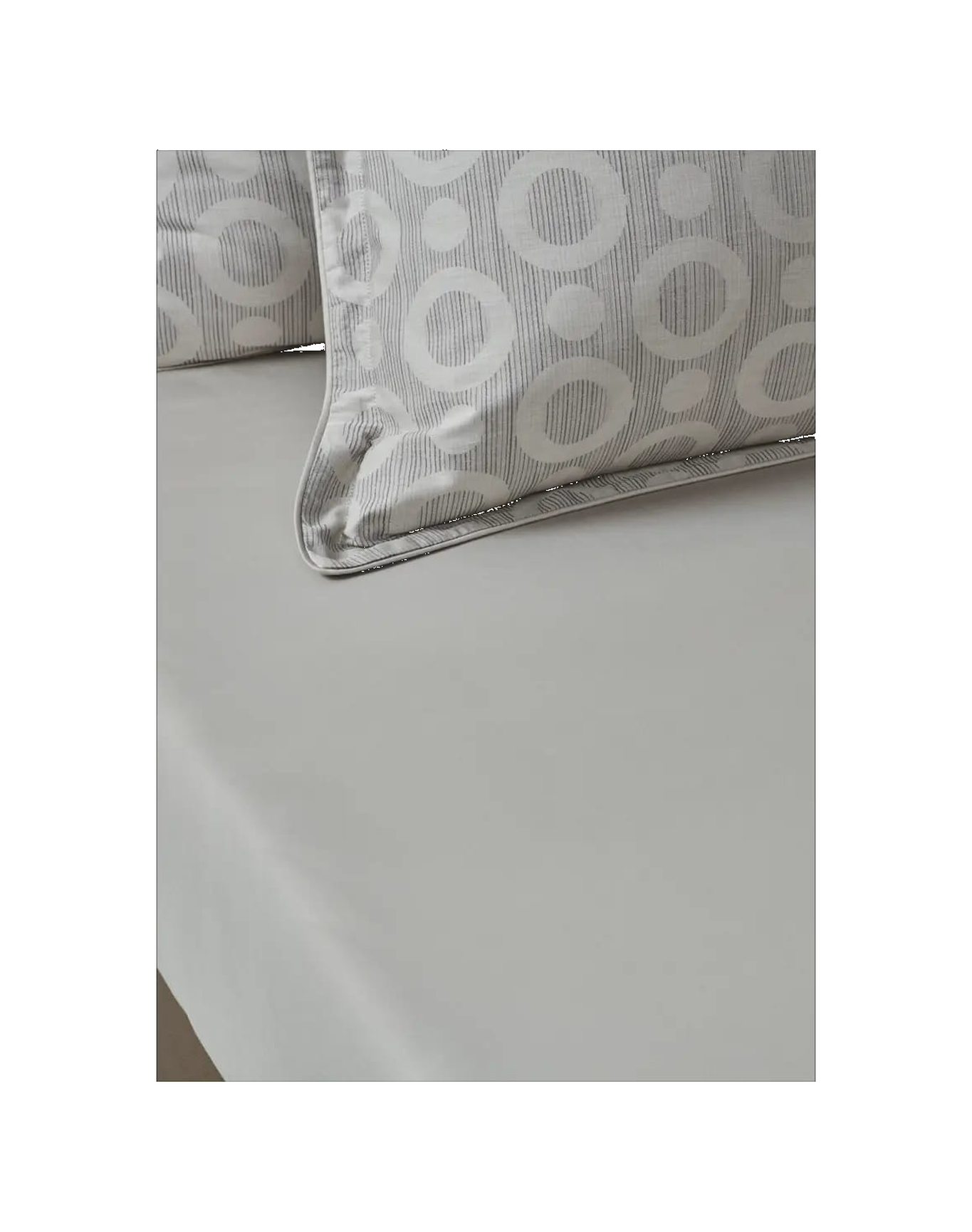 Umbrella Squid | Duvet Covers - King 110X96" | Silver