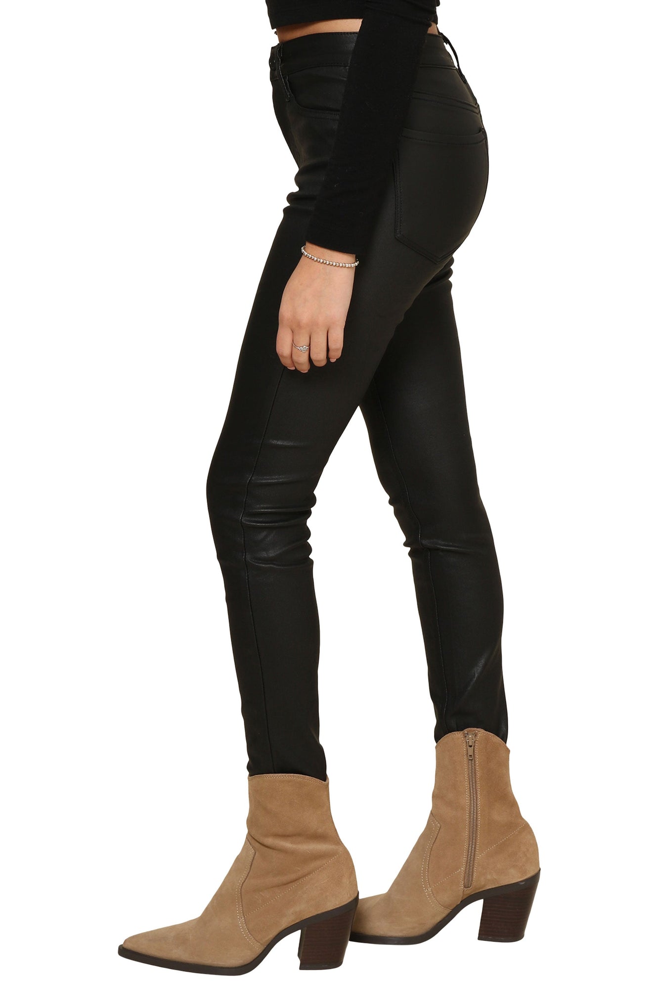 Vervet | Medium Brew Mid Rise Coated Skinny | Black
