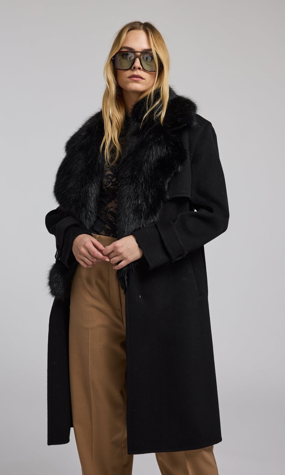 Annakin Faux Fur Collar Wool Coat | Black