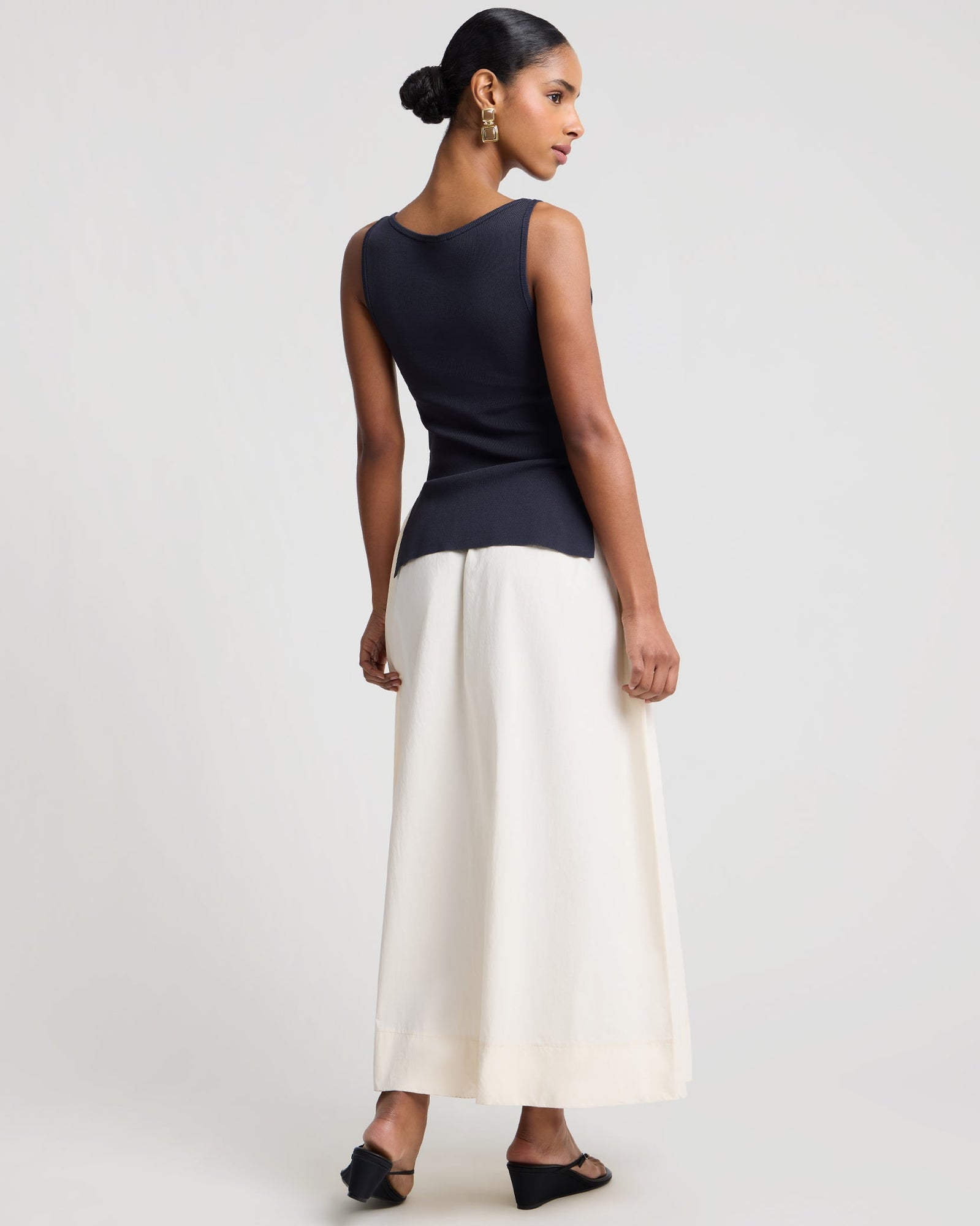 Black/Ivory