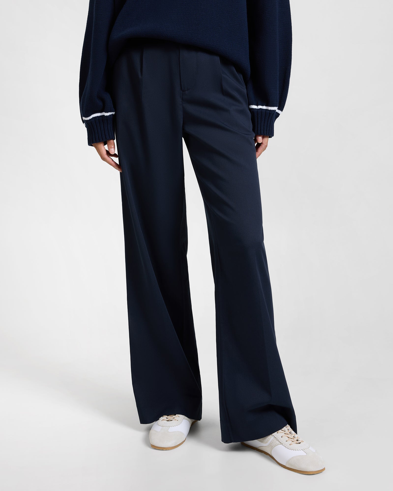 Womens | Lyocell Pleated Trouser | Noir Navy
