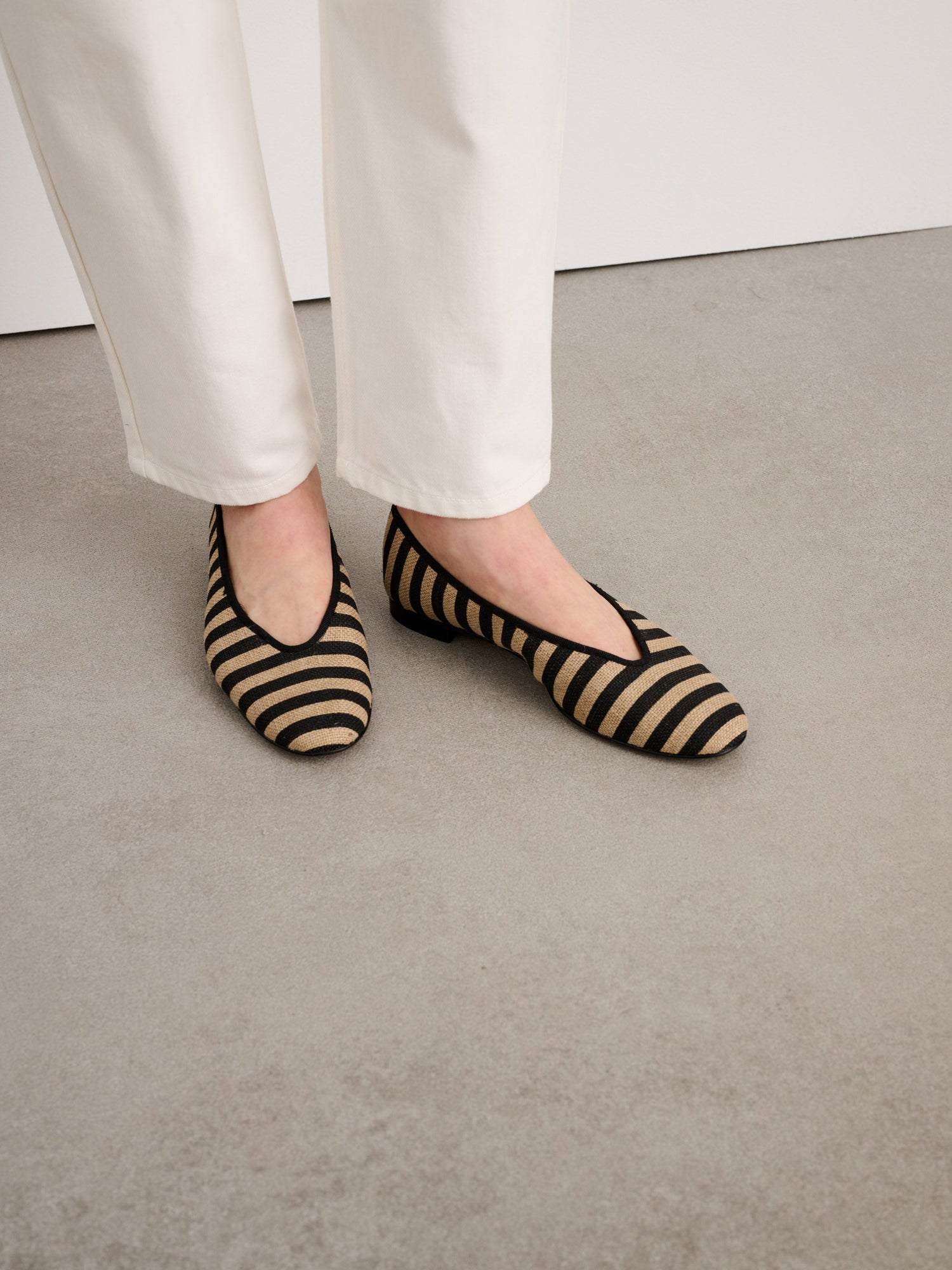 Women | Juliet Italian Flat | Striped Washed Canvas Black x Natural