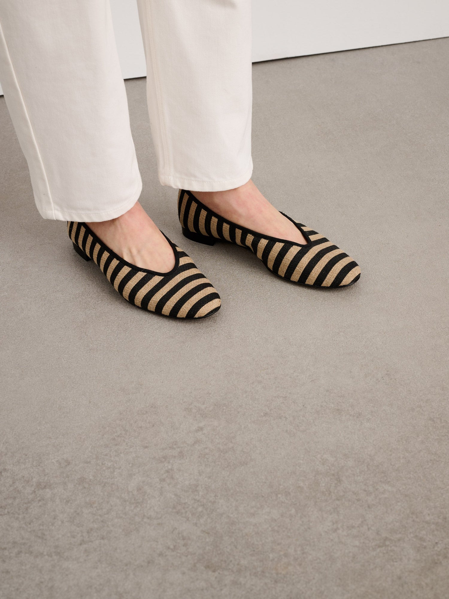 Women | Juliet Italian Flat | Striped Washed Canvas Black x Natural