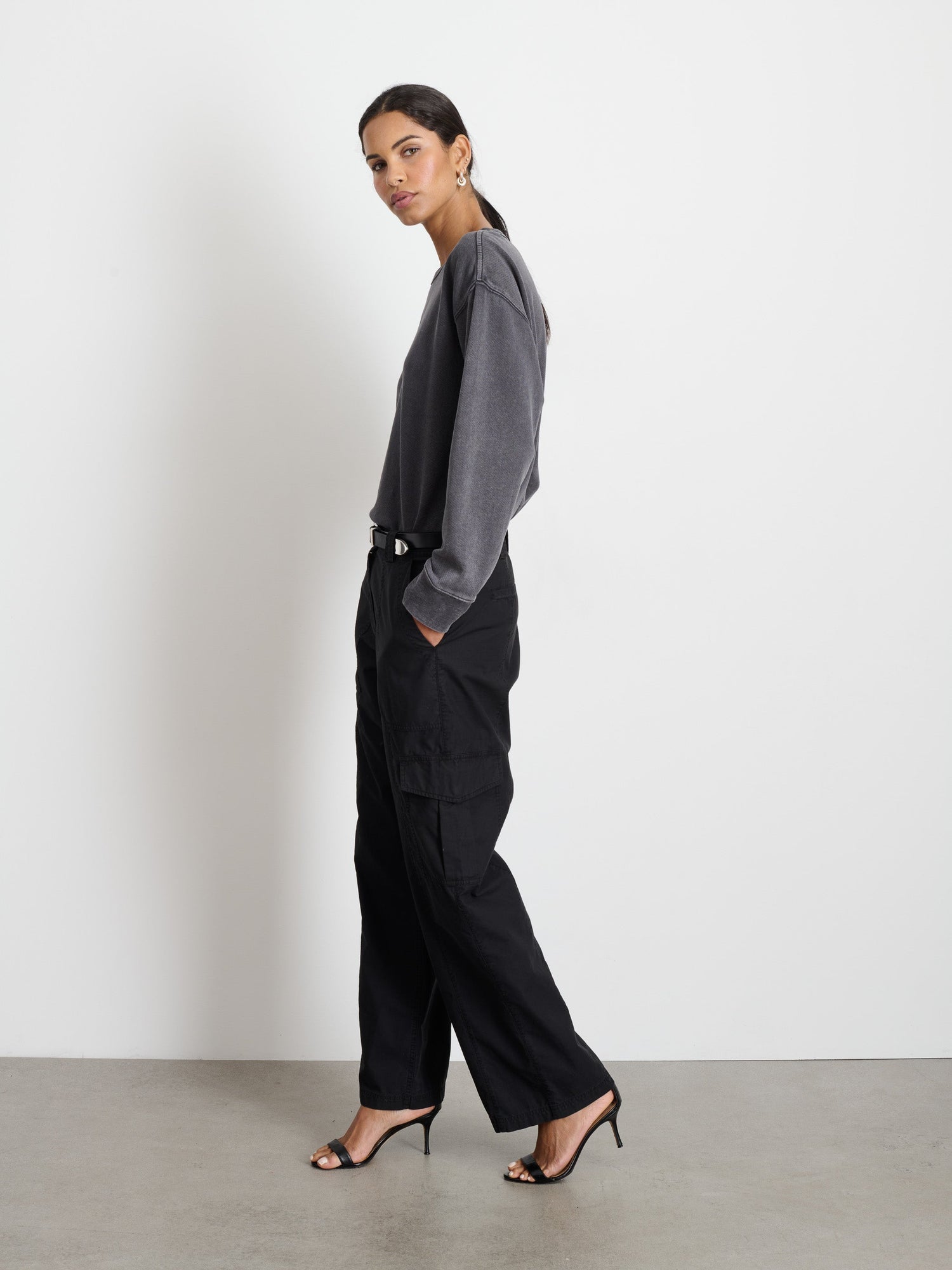 Women | Frankie Sweatshirt | Vintage Wash Washed Black