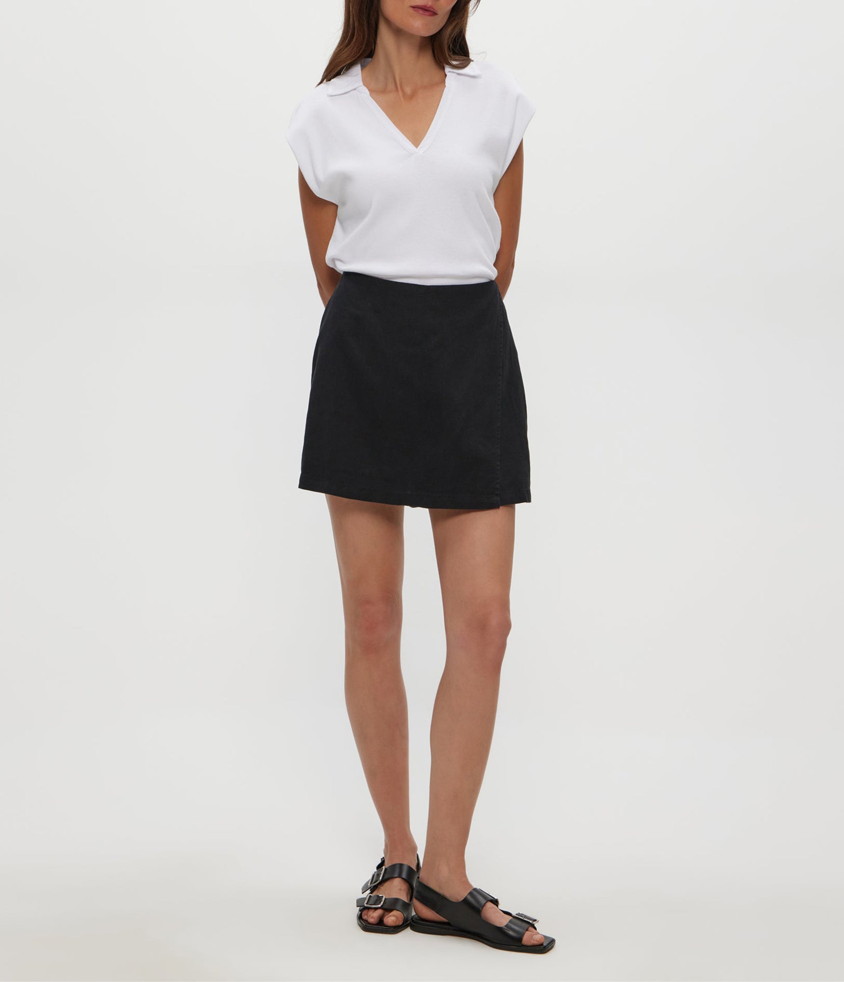 Klue Linen Mini Skort | Black