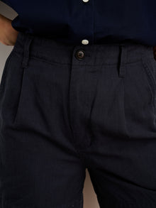 Women | Madeline Pleated Shorts | Twill Washed Black