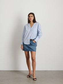 Women | Crosby V-Neck Shirt | Cotton Poplin Calm Blue
