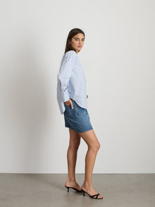 Women | Crosby V-Neck Shirt | Cotton Poplin Calm Blue