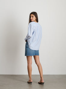Women | Crosby V-Neck Shirt | Cotton Poplin Calm Blue