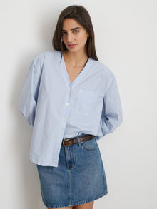 Women | Crosby V-Neck Shirt | Cotton Poplin Calm Blue