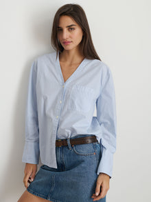 Women | Crosby V-Neck Shirt | Cotton Poplin Calm Blue