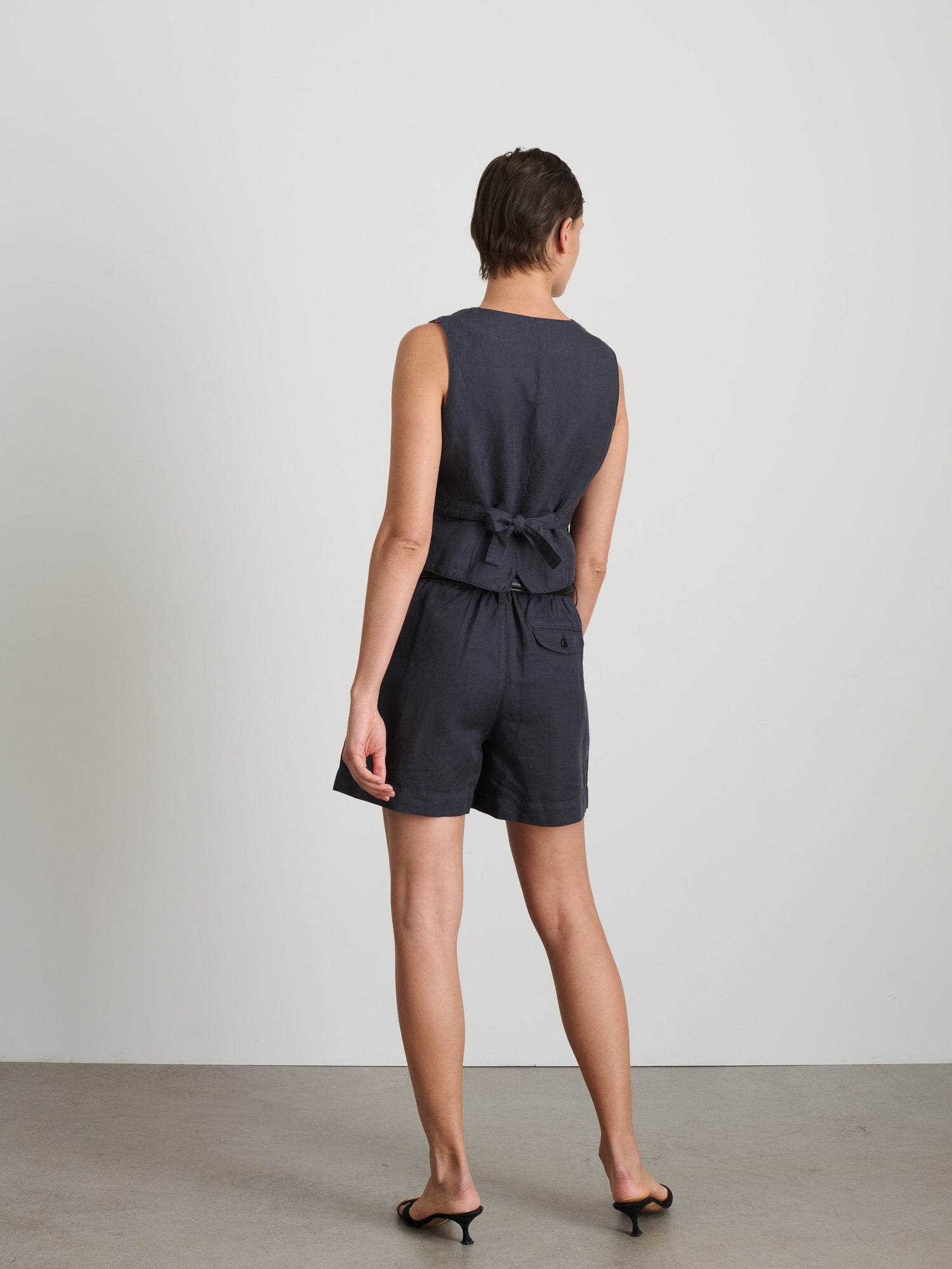 Women | Madeline Pleated Shorts | Twill Washed Black