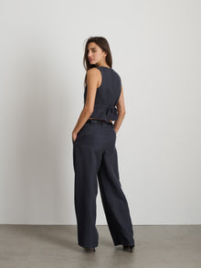 Women | Madeline Pleat Trouser | Twill Washed Black