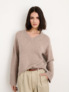 Women | Rowan V-Neck | Cashmere Biscotti