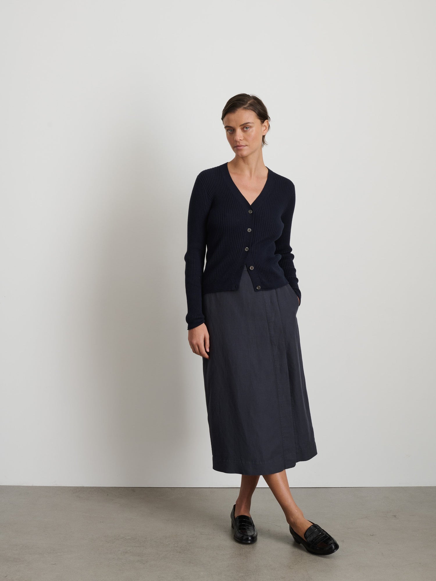 Women | V-Neck Ribbed Cardigan | Navy