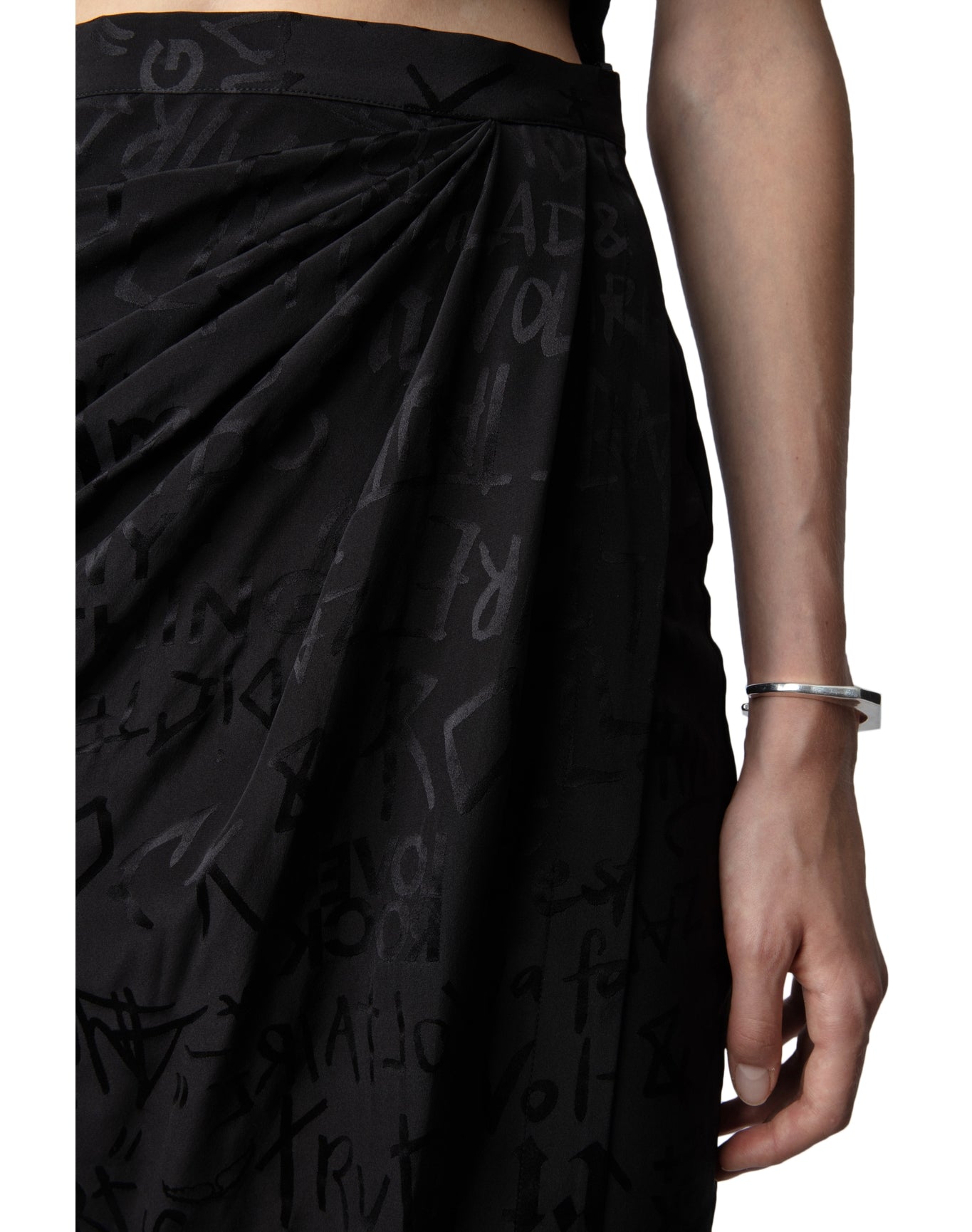 Women | Jamelia Jac Manifesto | Noir