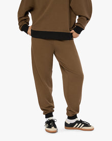 Slim Leg Jogger | Kangaroo/Black