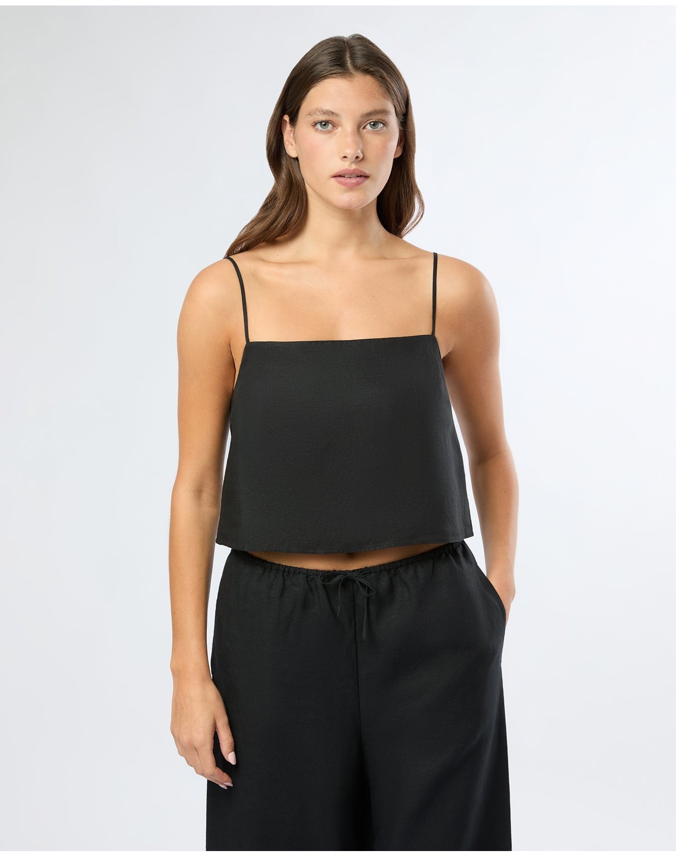 Women | Air Linen Square Neck Tank Top | Black VTAG V2
