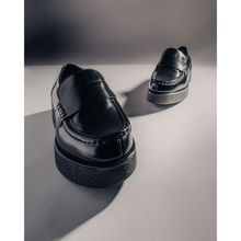 Women | Bari in Glossed Black