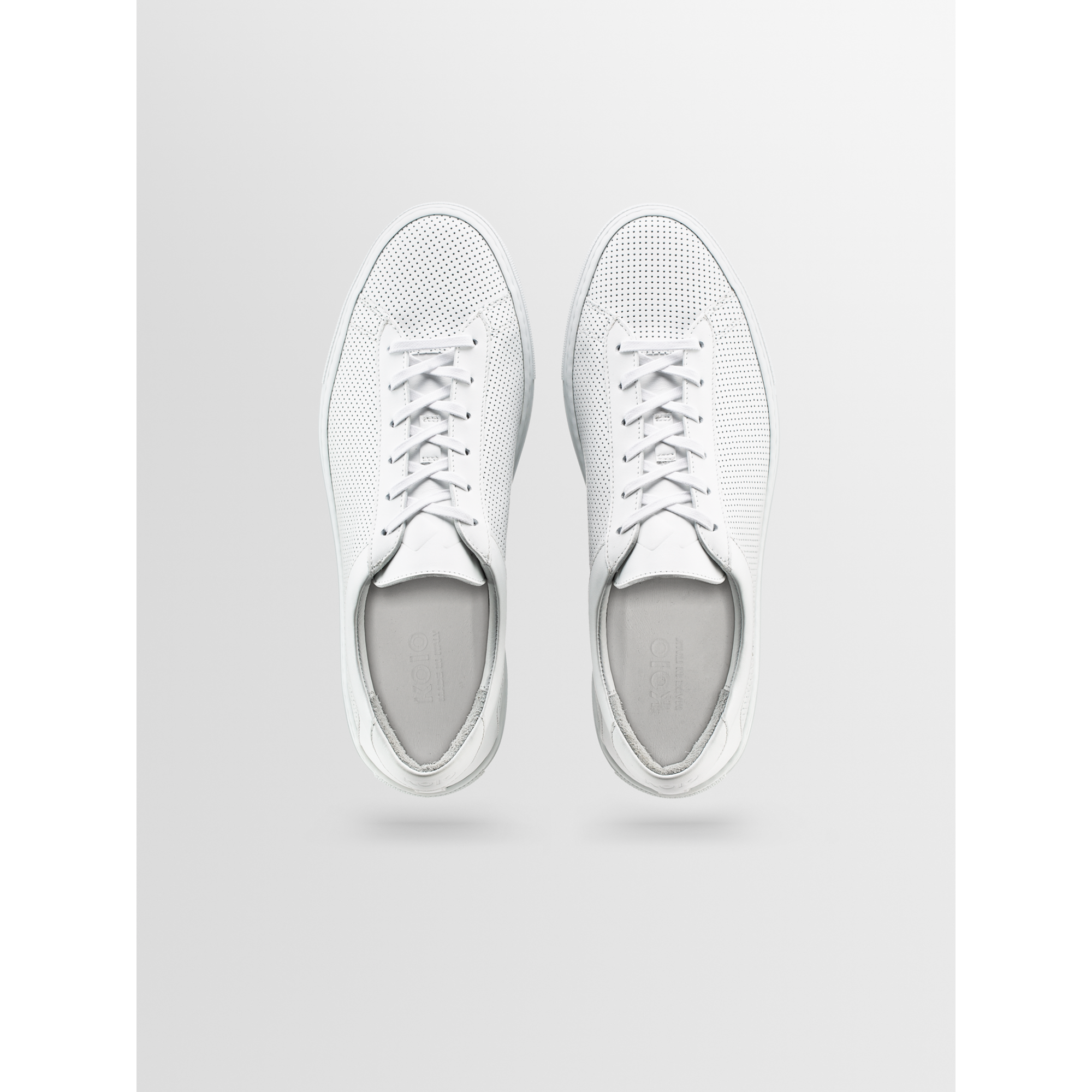 Women | Capri in Triple White Perforated