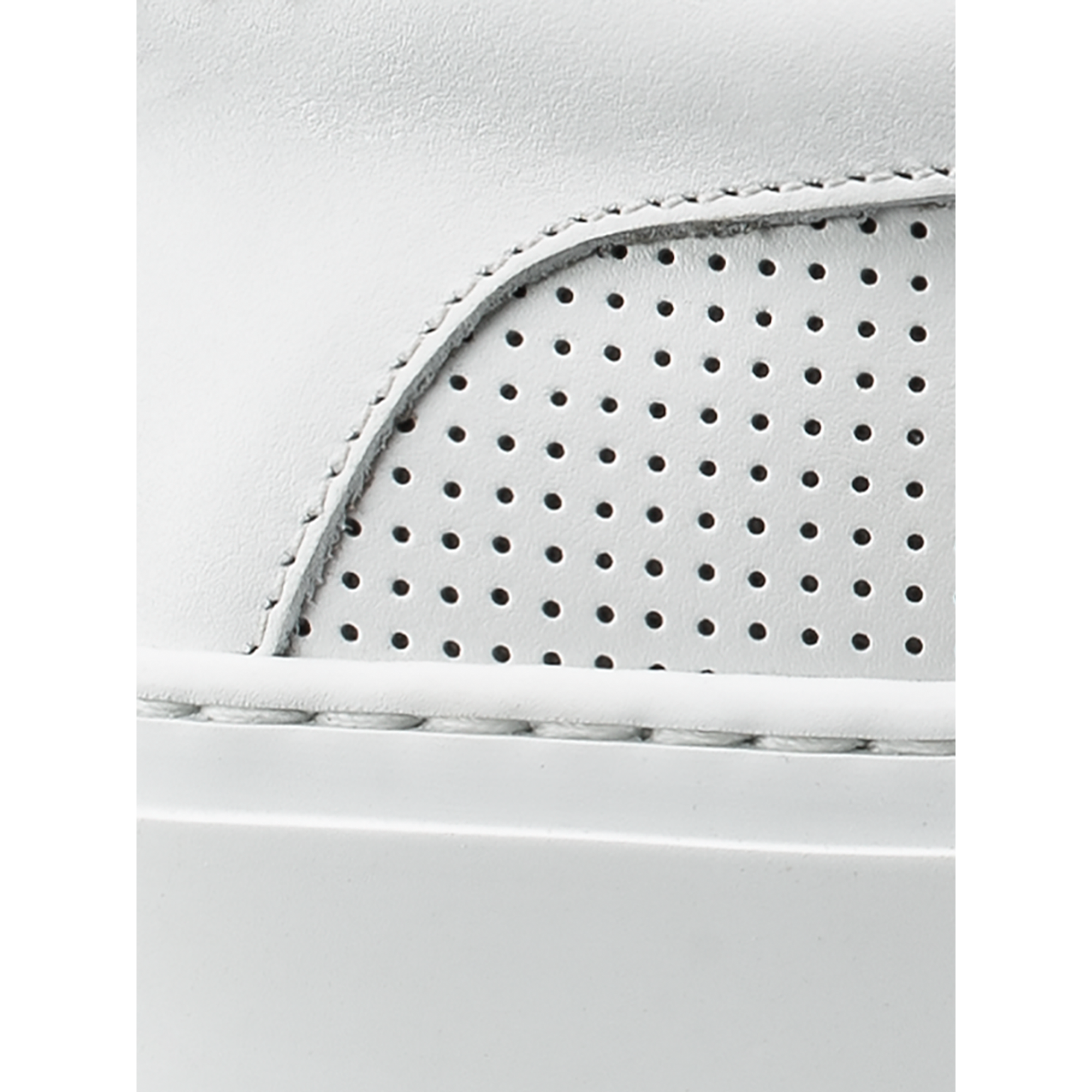 Women | Capri in Triple White Perforated