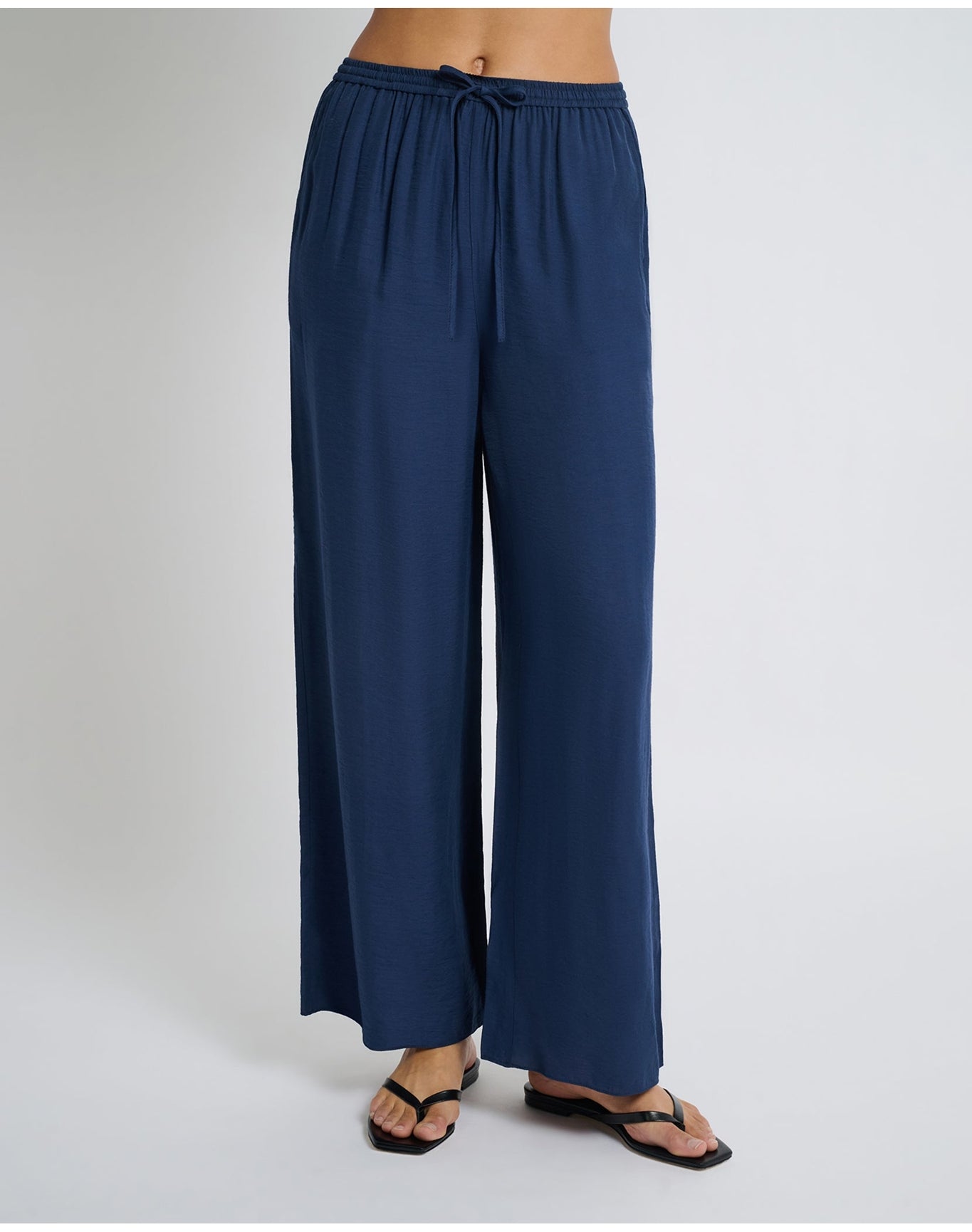 Women | Crinkle Wide Leg Drawstring Pant | Deep Navy