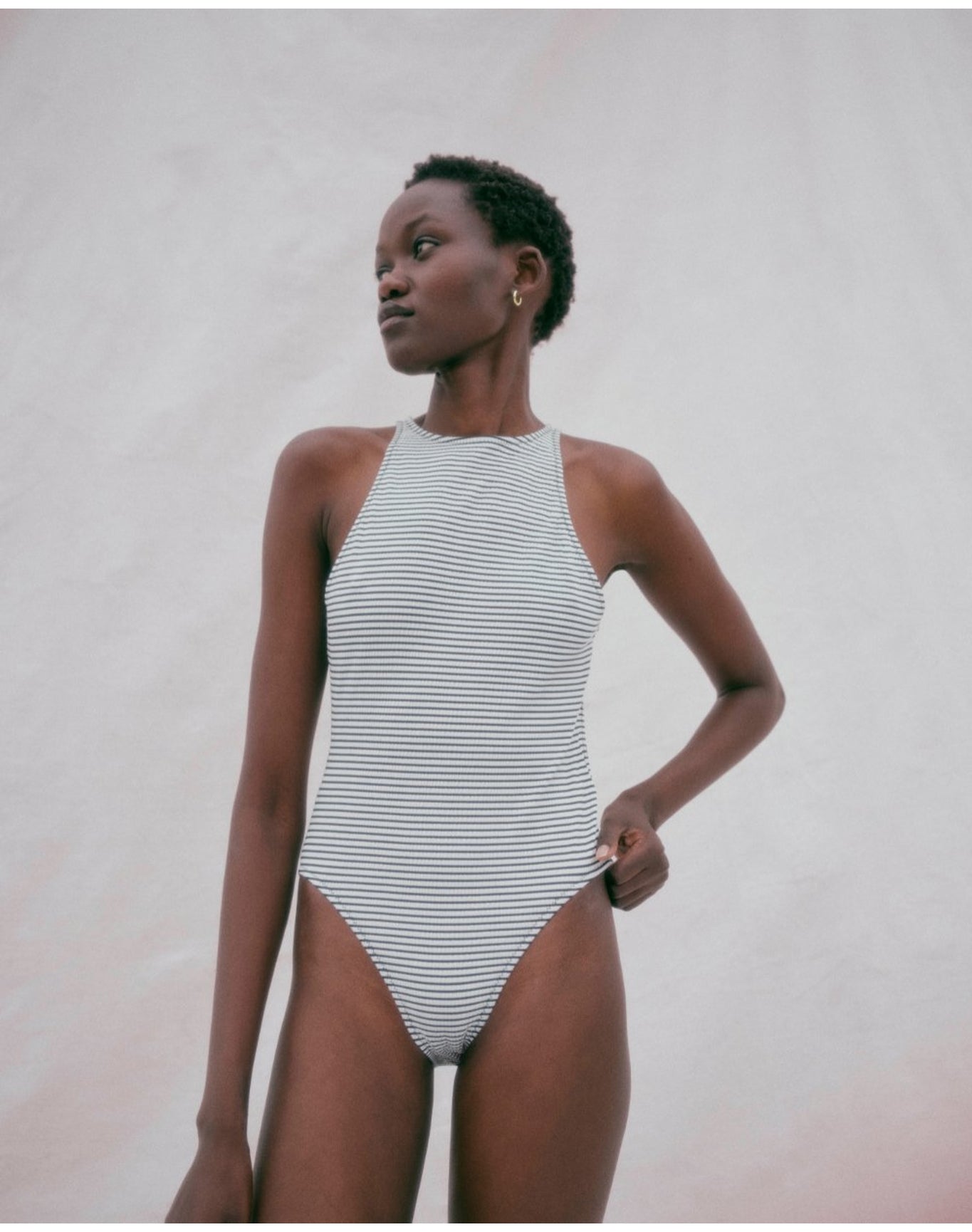Iman One Piece | Noir White Stripe