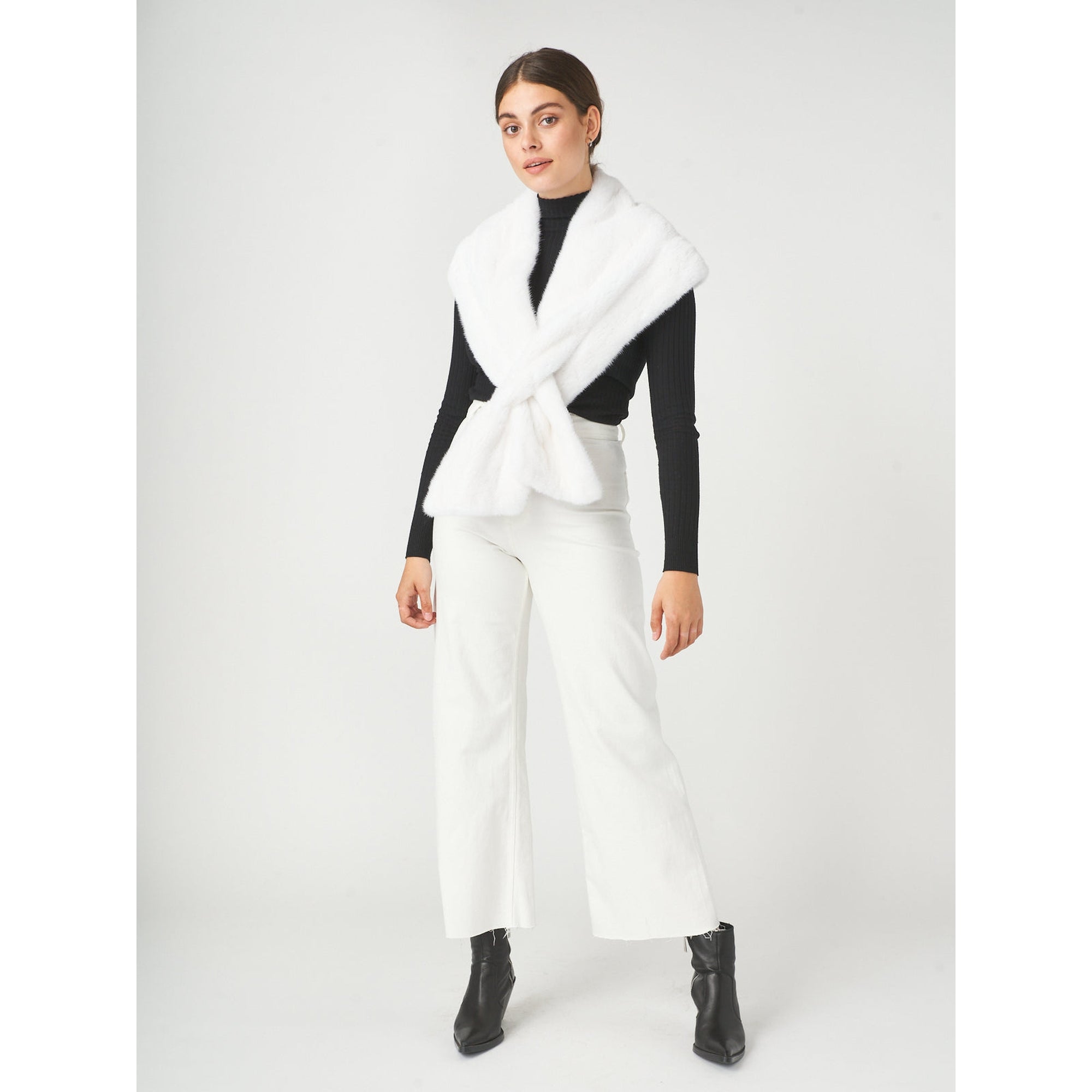 Women | Mink Fur Pull-Through Stole | White