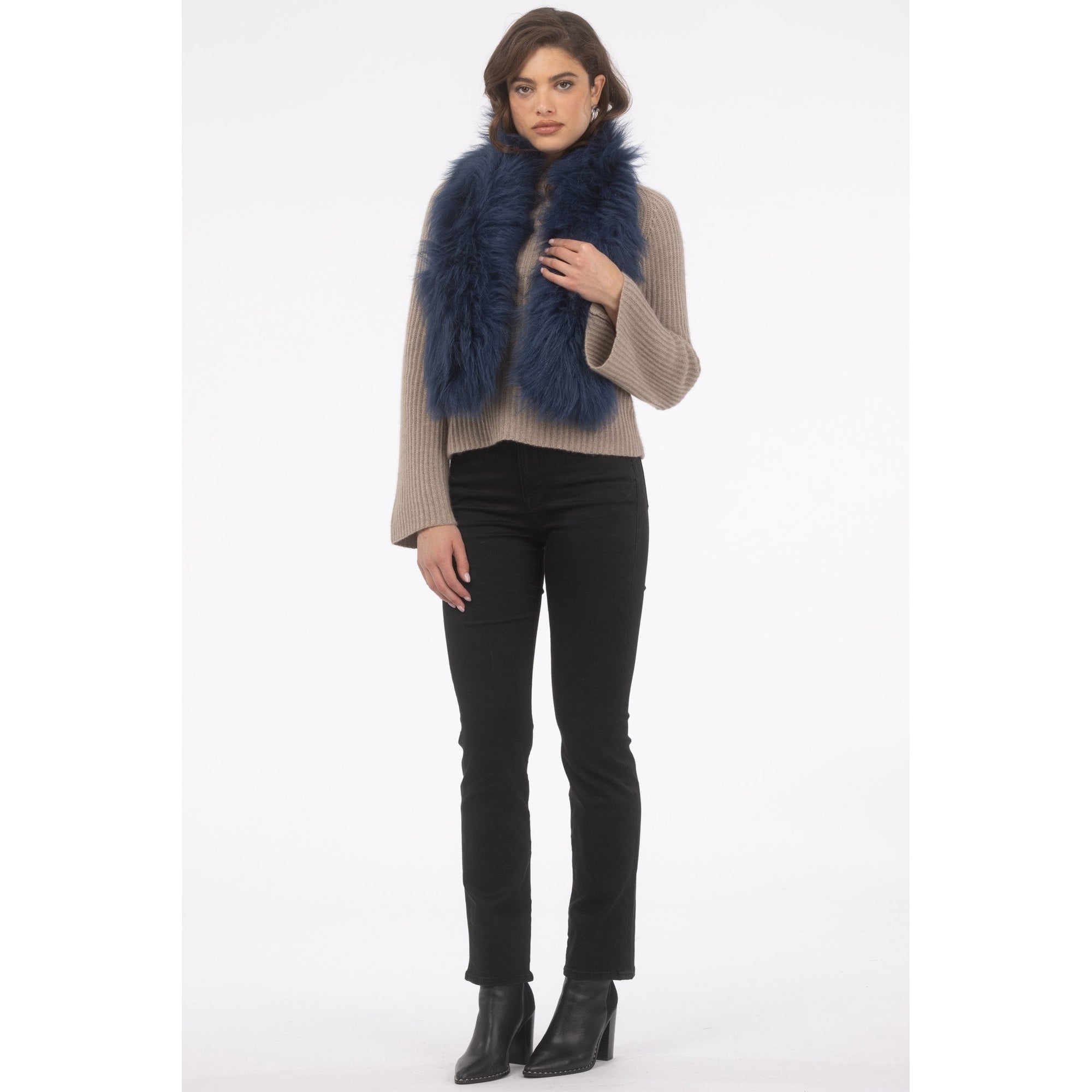 Women | Select Lamb Pull-Through Scarf | Navy