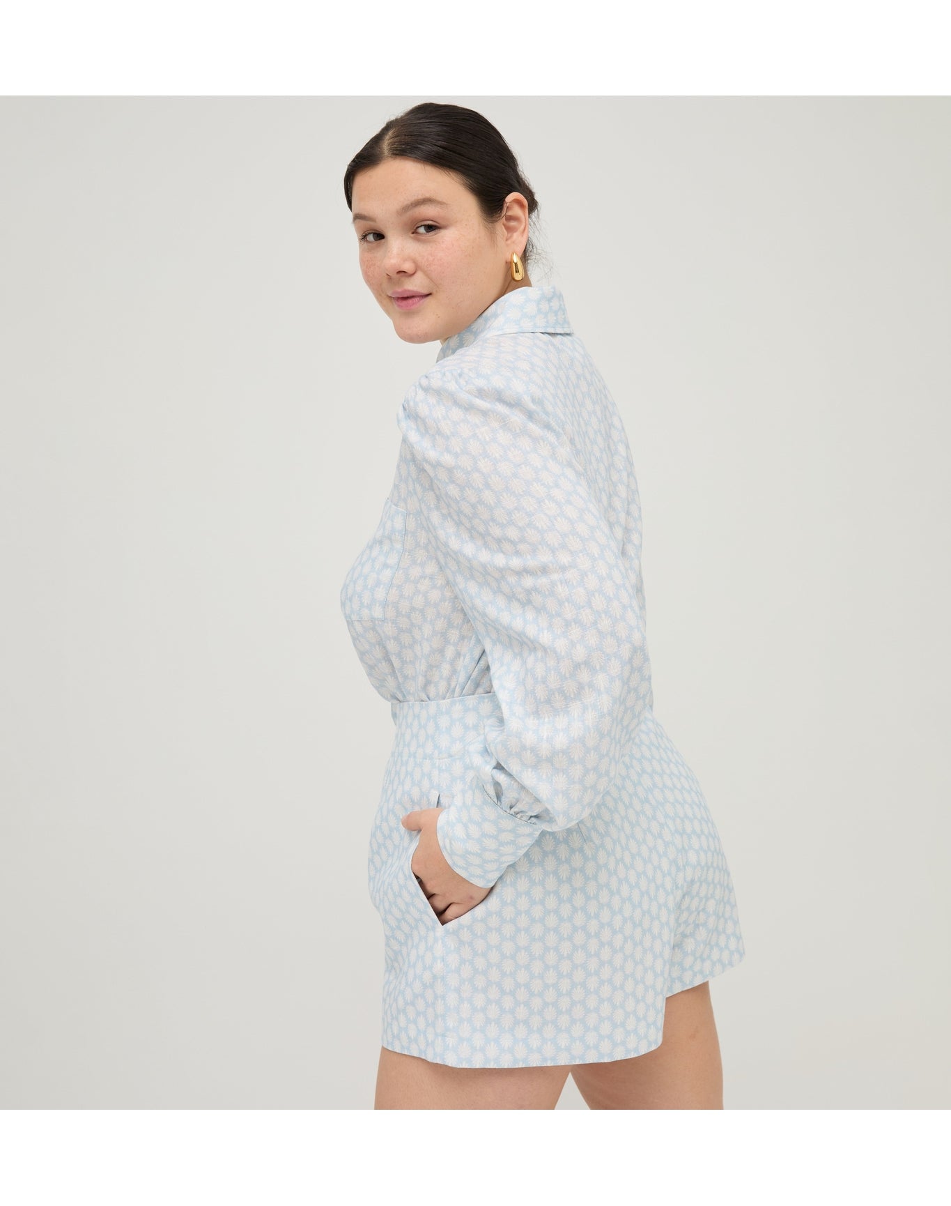 Women | The Dorothea Top | Powder Blue Baroque Shell Linen