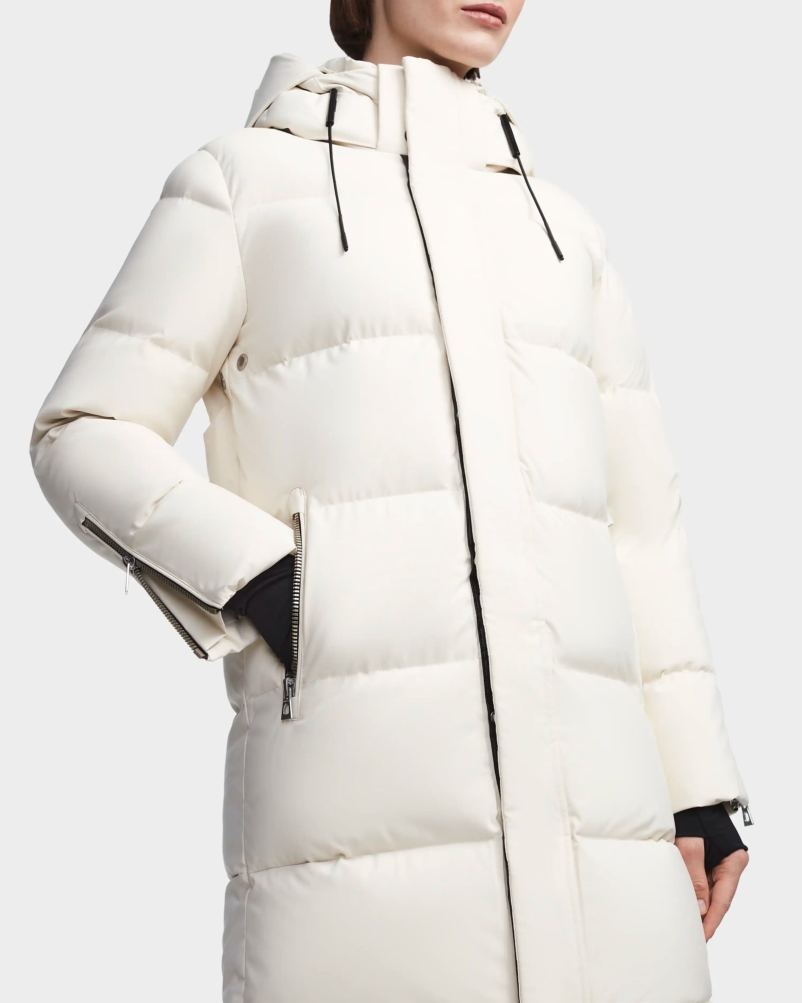 Women | JOELLE M - 8122532 | Iceland