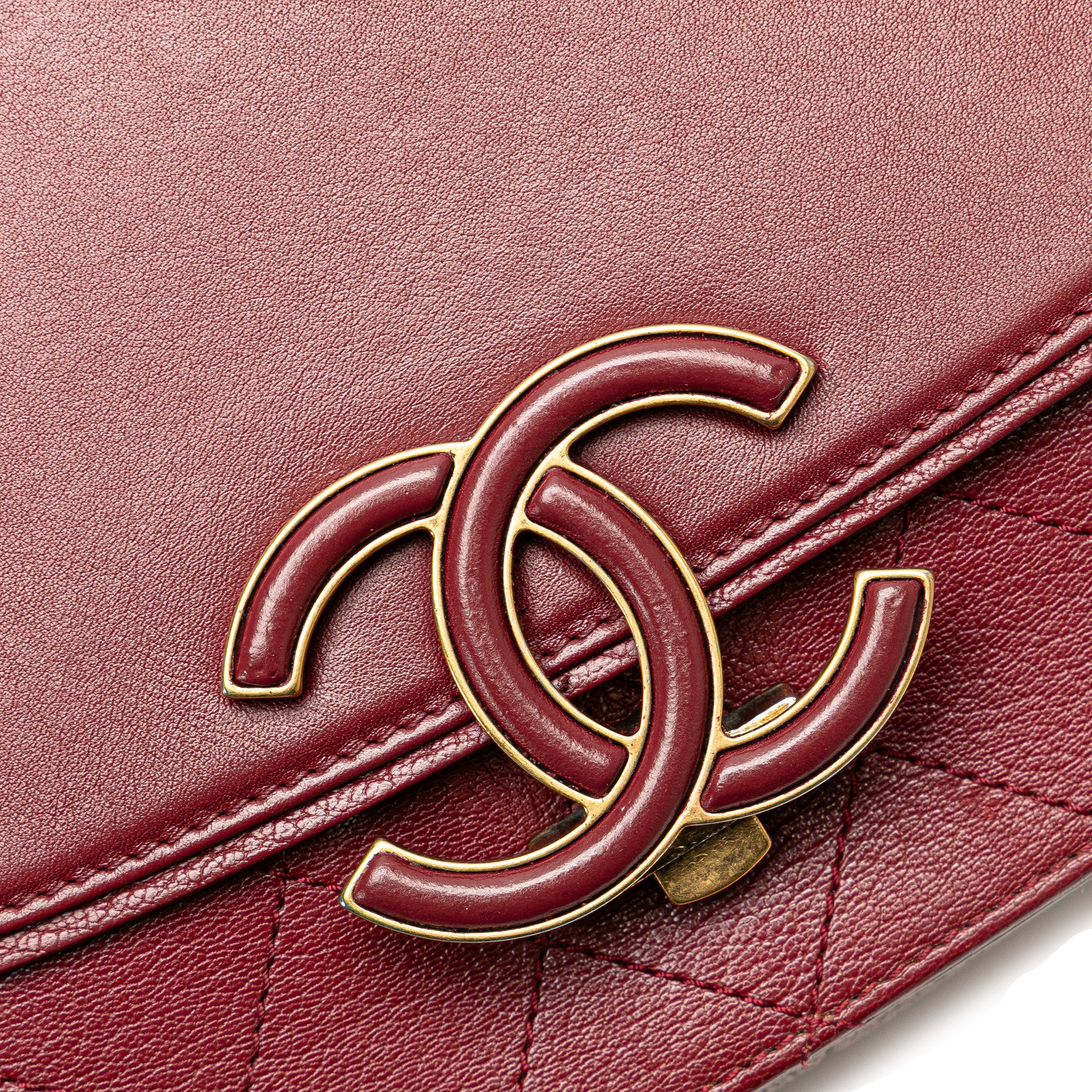 Chanel | Pre-Owned Medium Calfskin Coco Curve Flap | Red/Dark Red