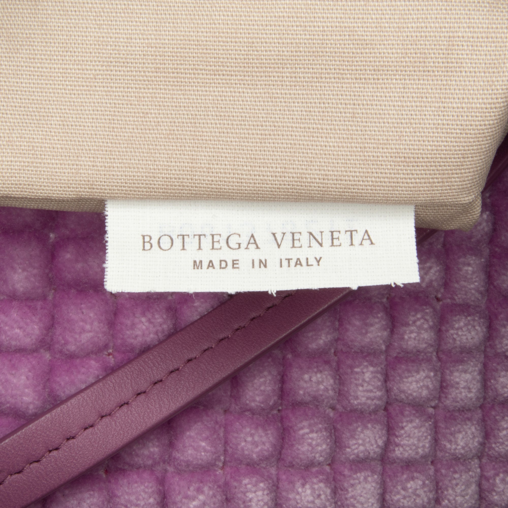 Bottega Veneta | Pre-Owned Intrecciato Butterfly Pochette Velvet Shoulder Bag | Purple