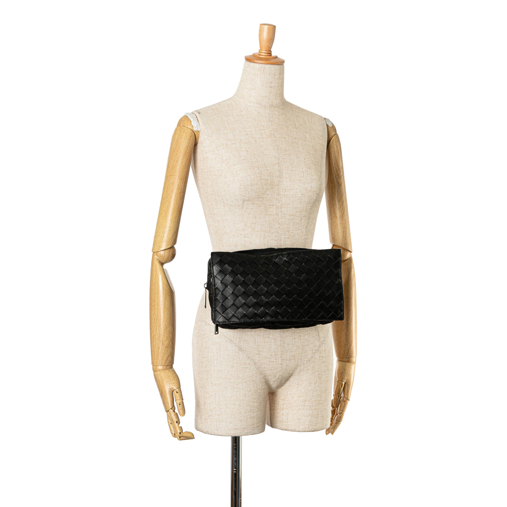 Bottega Veneta | Pre-Owned Nylon and Calfskin Intrecciato Belt Bag | Black