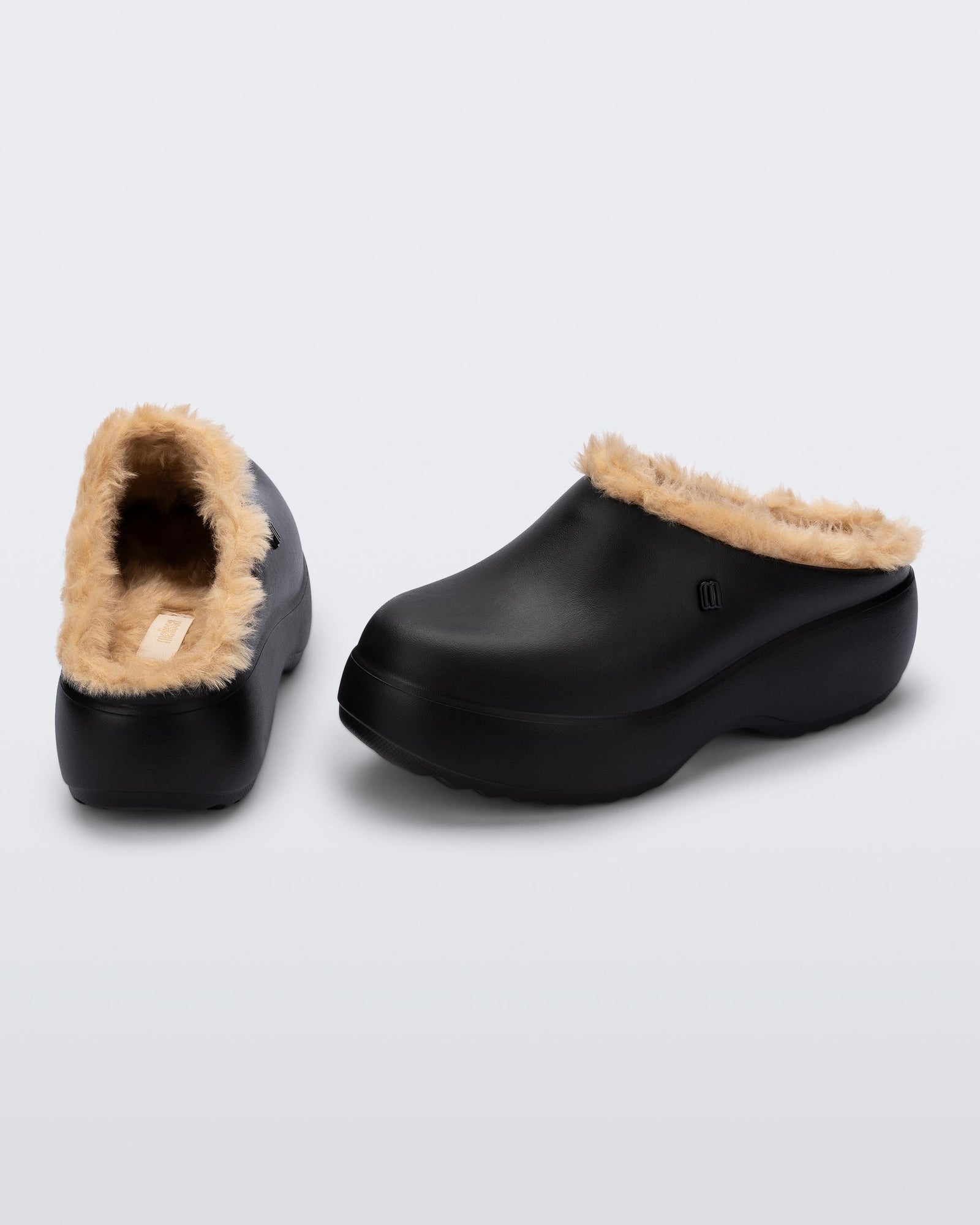 Free Clog Fluffy Platform | Black/Beige