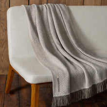 Chevron Throw | Ivory / Mushroom