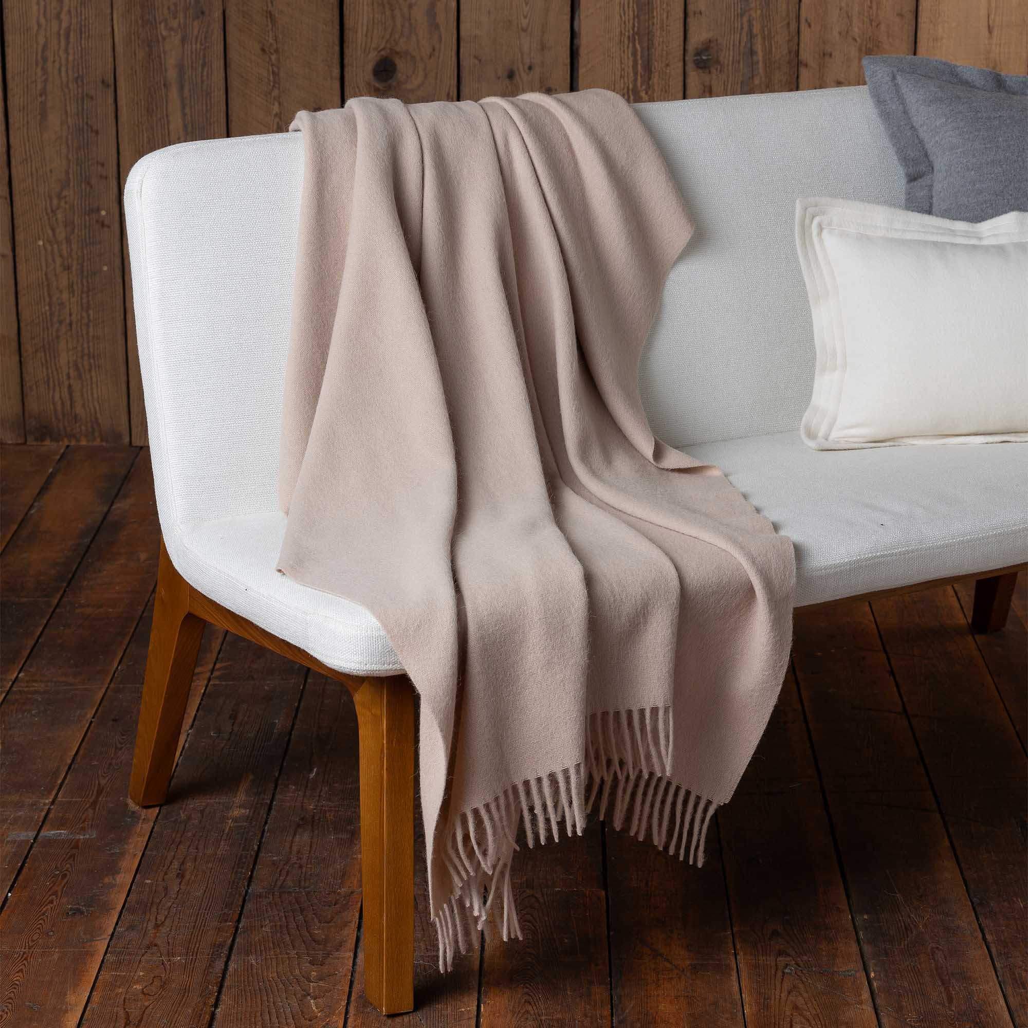 Patmos Throw | Light Pink