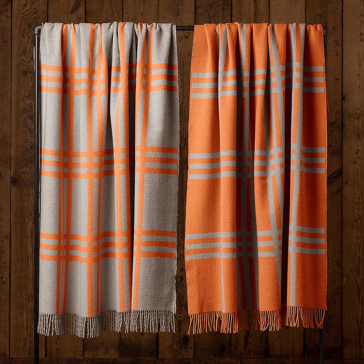 Boulder Throw | Light Taupe /Firecracker