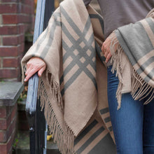 Boulder Throw | Light Grey/Light Taupe