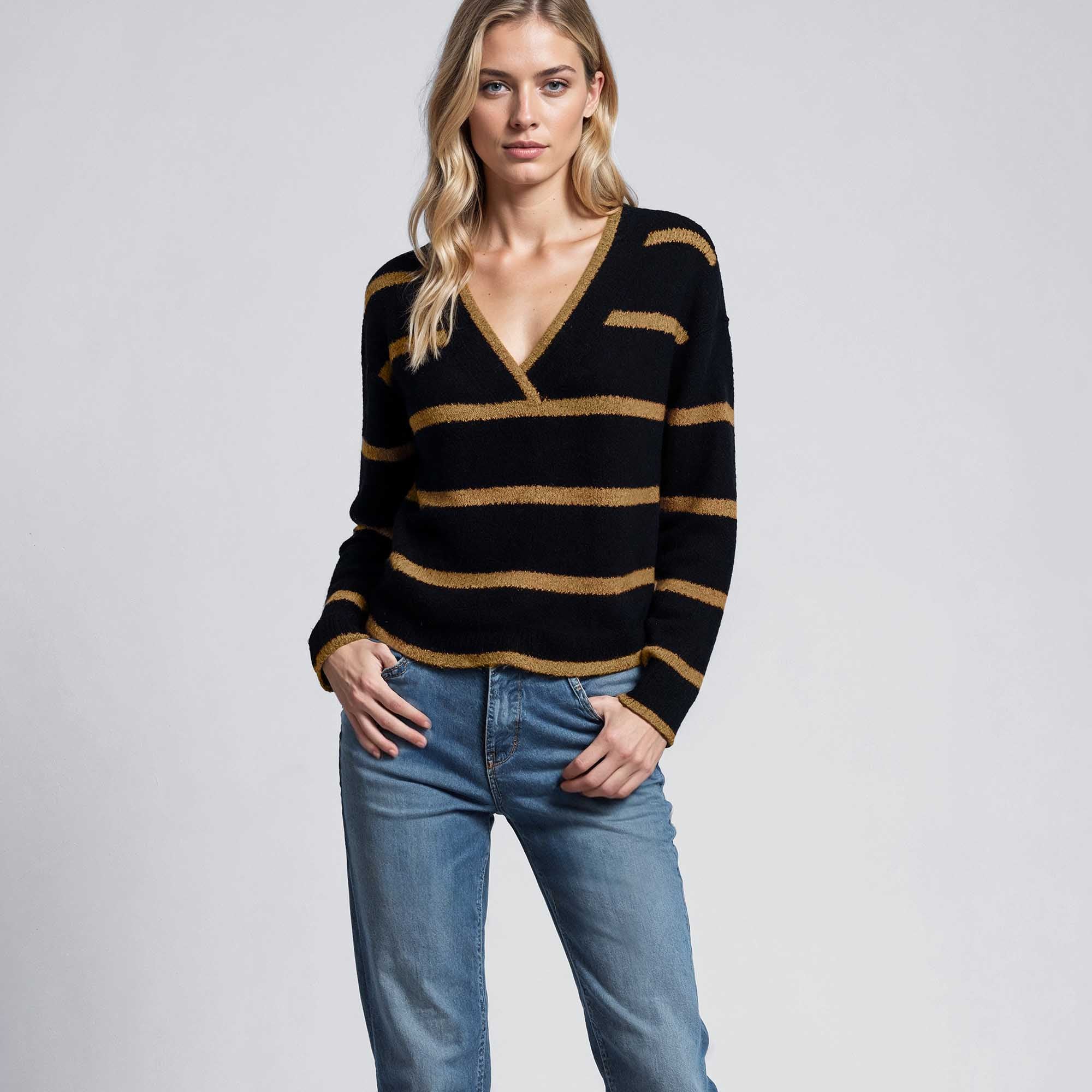 Women | Jackie Sweater | Black / Cognac