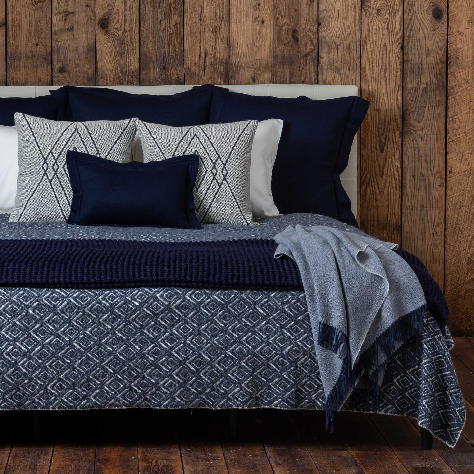 Morgan Throw | Navy