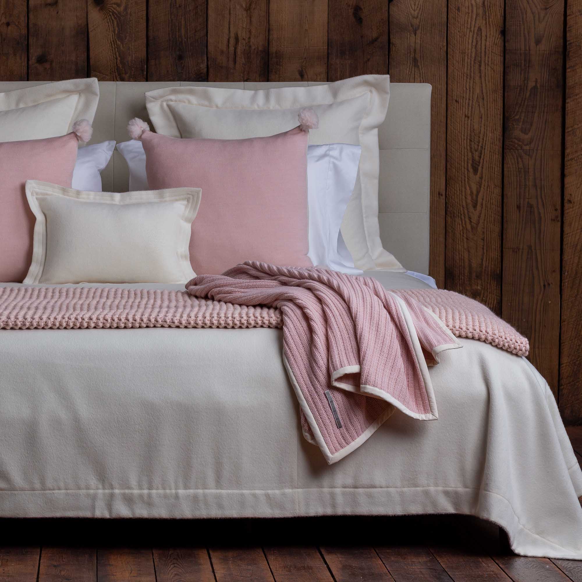 Rib Throw | Pink Powder