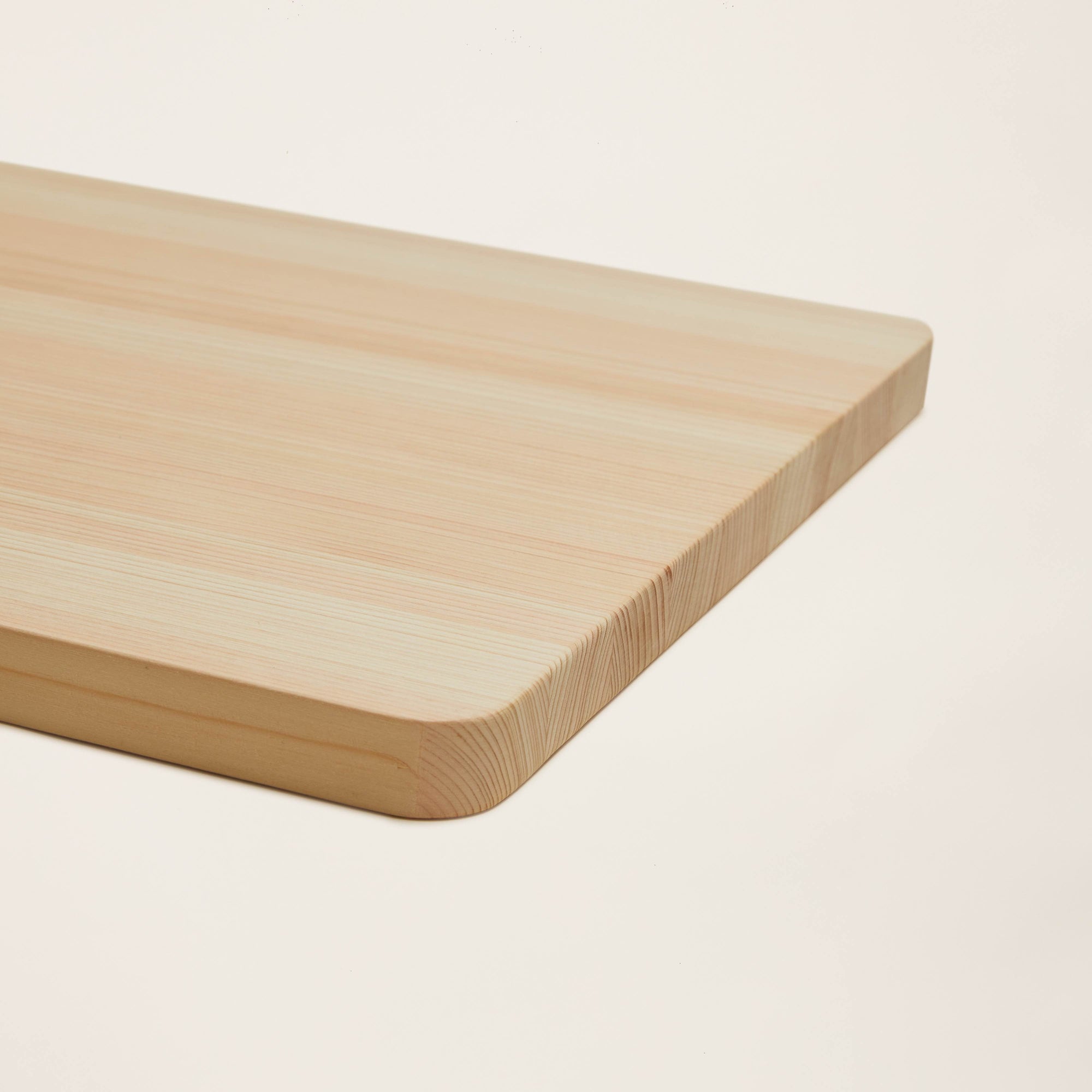 Kumo Hinoki Coastal Cypress Cutting Board | Natural | Unisex