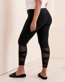 Adore Me Kamala Legging in color Jet Black and shape legging