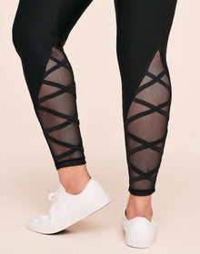Adore Me Kynlee Legging in color Jet Black and shape legging