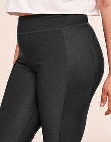 Adore Me Jaine Legging in color Jet Black and shape legging