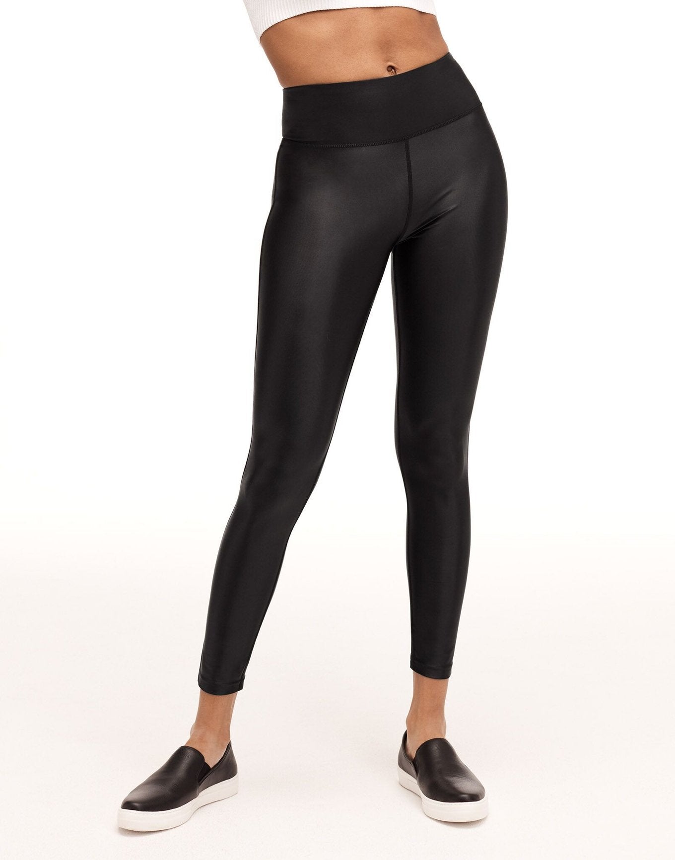 Adore Me Gia Glossy Legging Low Shine Activewear Legging in color Meteorite and shape legging
