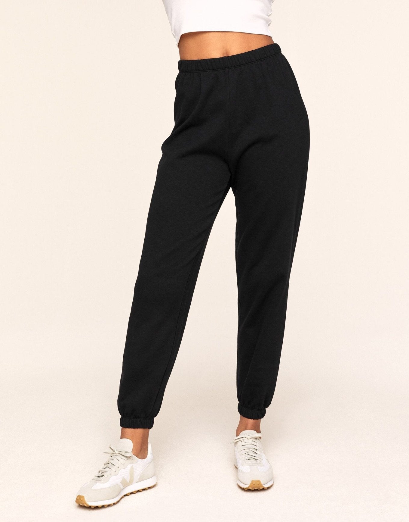 Adore Me Kaylie Classic Fleece Sweatpant in color Noir and shape pant