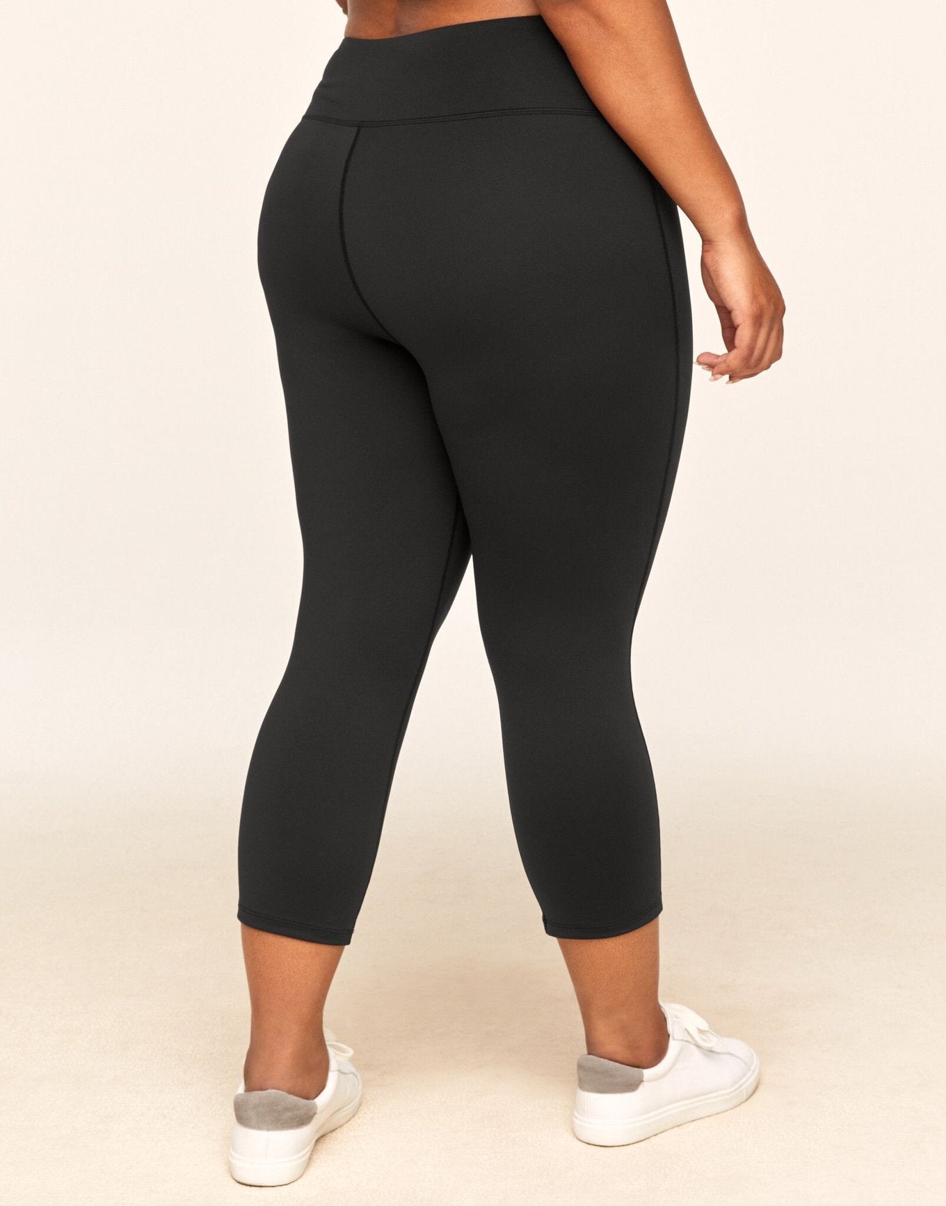Adore Me Cora Cozy Crop Crop Legging in color Noir and shape legging