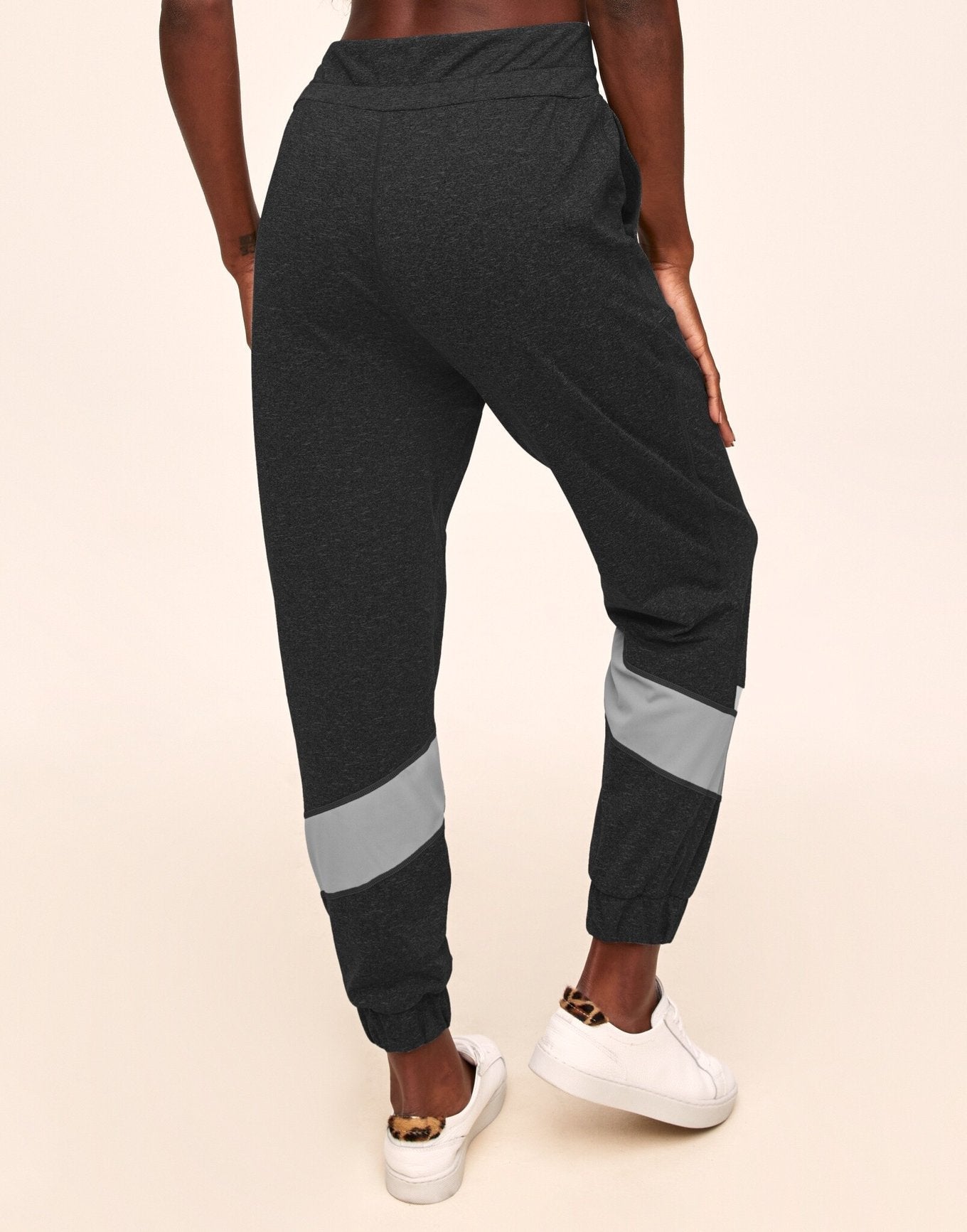 Adore Me Edyn Heather Active Jogger with Pockets in color Noir Dark Heather and shape jogger